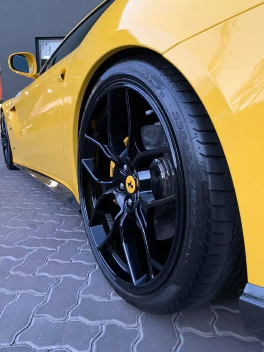 Колеса Ferrari F12berlinetta by Novitec Rosso & RACE! 2020 года  (фото 9 из 15)